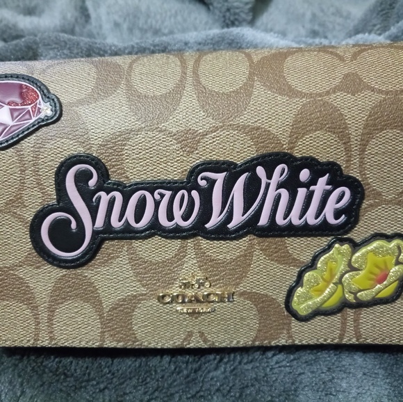 🆕 Michael Kors wallet and Coach purse‼️ - Picture 1 of 8